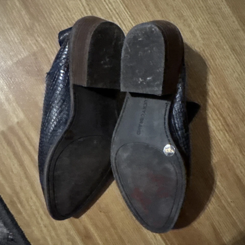 Bota de cuero de corte bajo para mujer Lucky Brand. Talla 7,5. Excelente Estado Foto 4 de 4