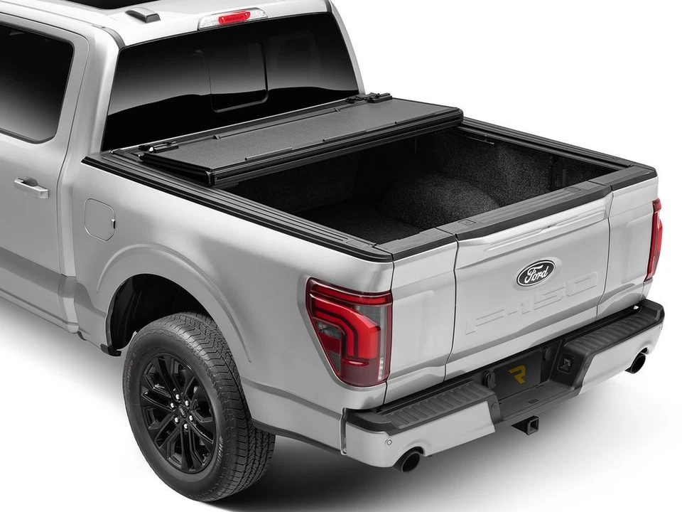 RealTruck BAKFlip MX4 (GEN 3) Folding Tonneau Fits 17-24 Titan,16-24 XD 6'7" Bed - Imagem 3 de 4