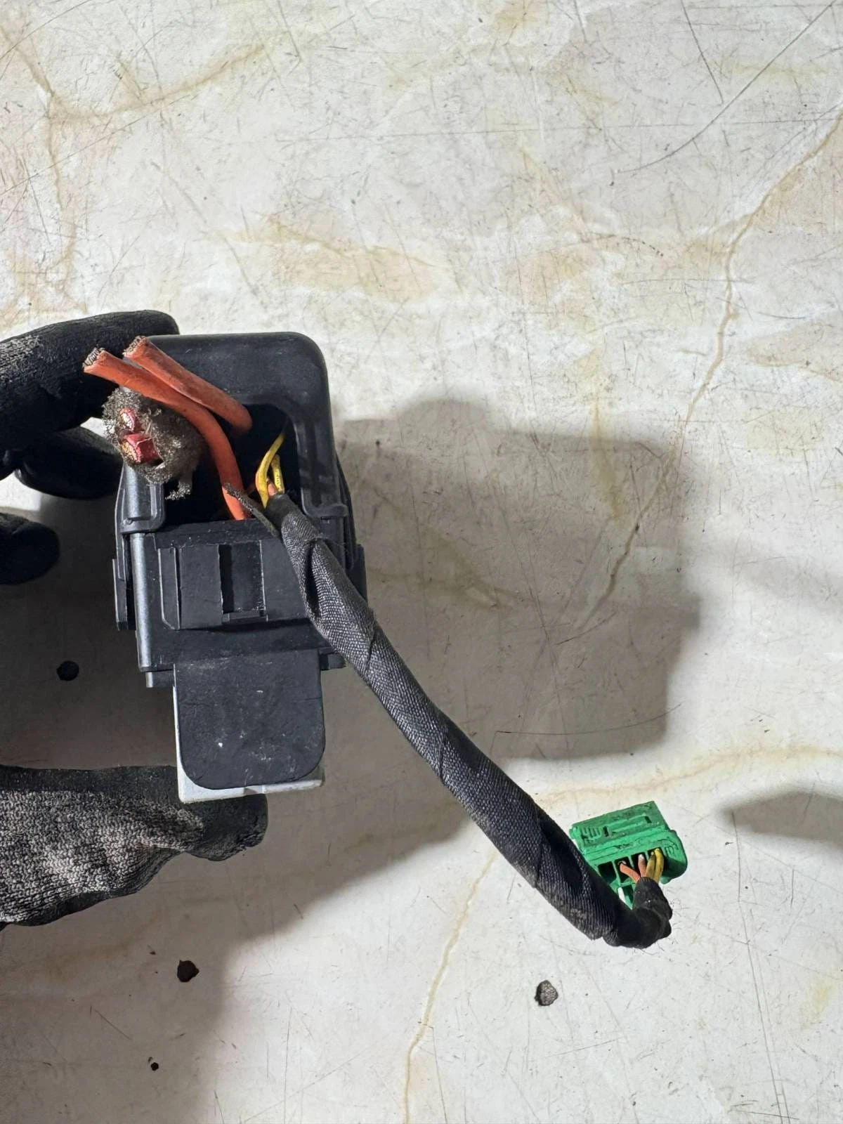 Alternative view of the actual twin relay box and wiring connector