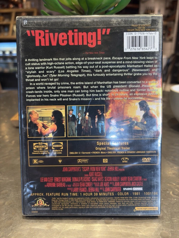 Escape From New York DVD 1981 Kurt Russell, Adrienne Barbeau, Isaac Hayes - Epic - Image 2 of 4