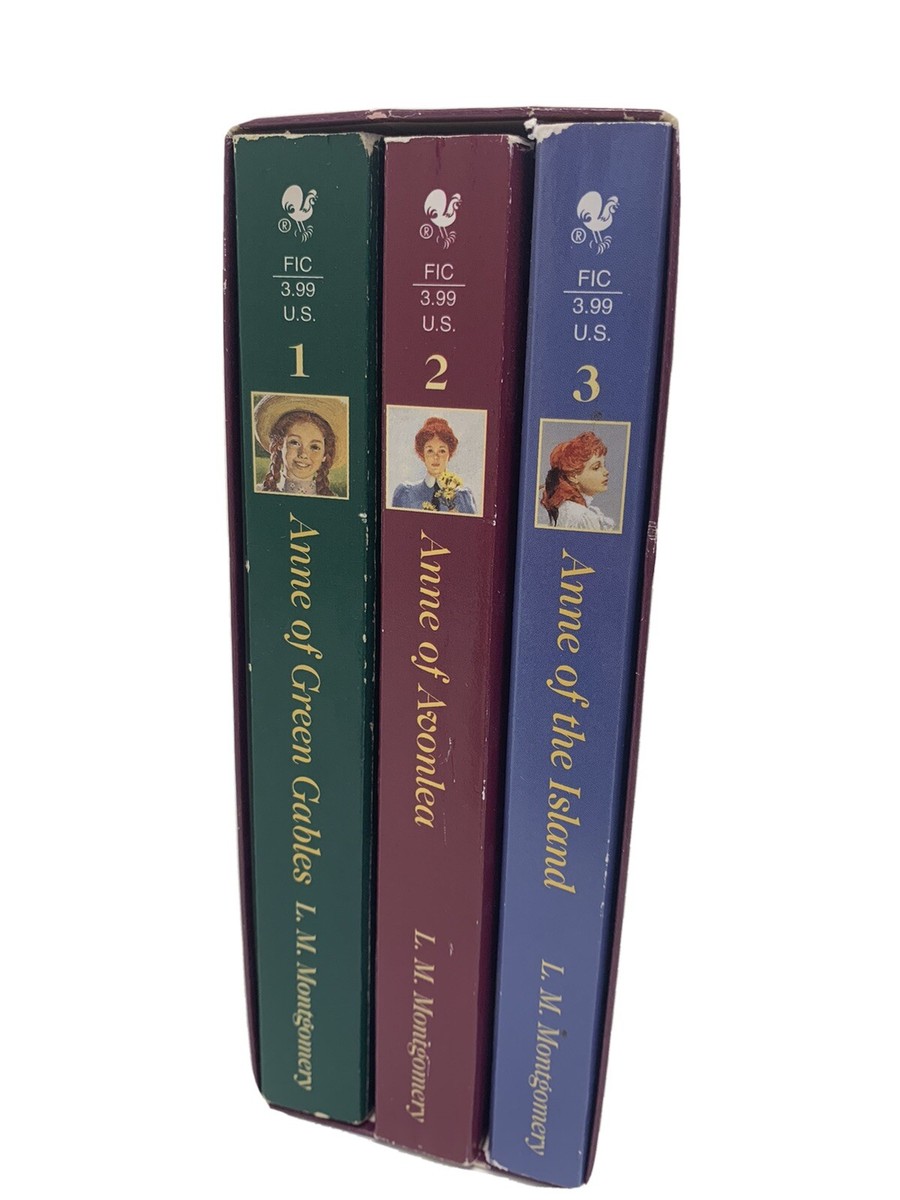 Lot 3 L.M. Montgomery Anne of Green Gables paperback Soft