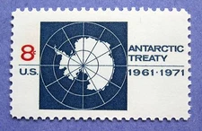 Sc # 1431 ~ 8 cent Antarctic Treaty Issue (gd18)