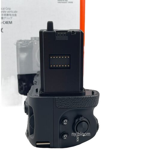 New SONY VG-C4EM Vertical Battery Grip for α7RV, α7IV, α7RIV, α7SIII, α9II - Picture 8 of 15