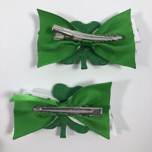 St Patricks Day Hair Accessory Girls Googly Eyes Shamrock Hair Clips Set of 2 - Picture 3 of 9