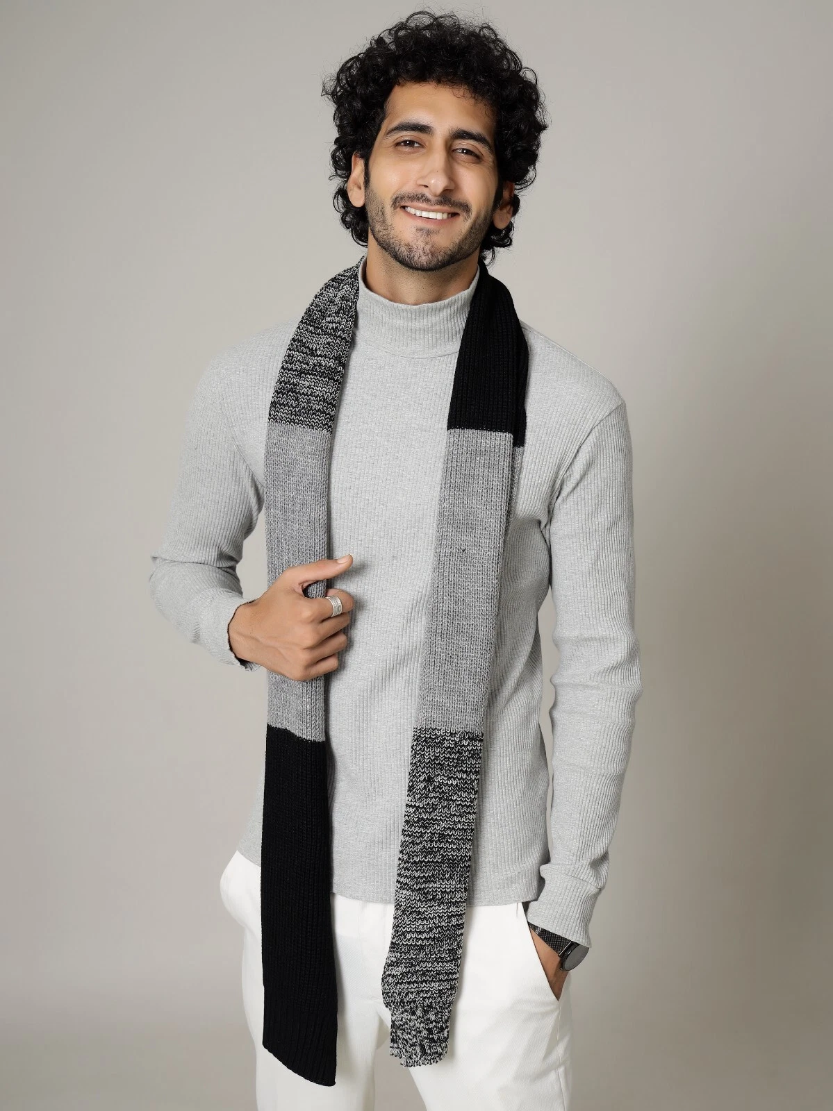 Mens Hand Knit Scarf Long Woven Knitted Warm Winter Scarf Unisex Black Gray
Opens in a new window or