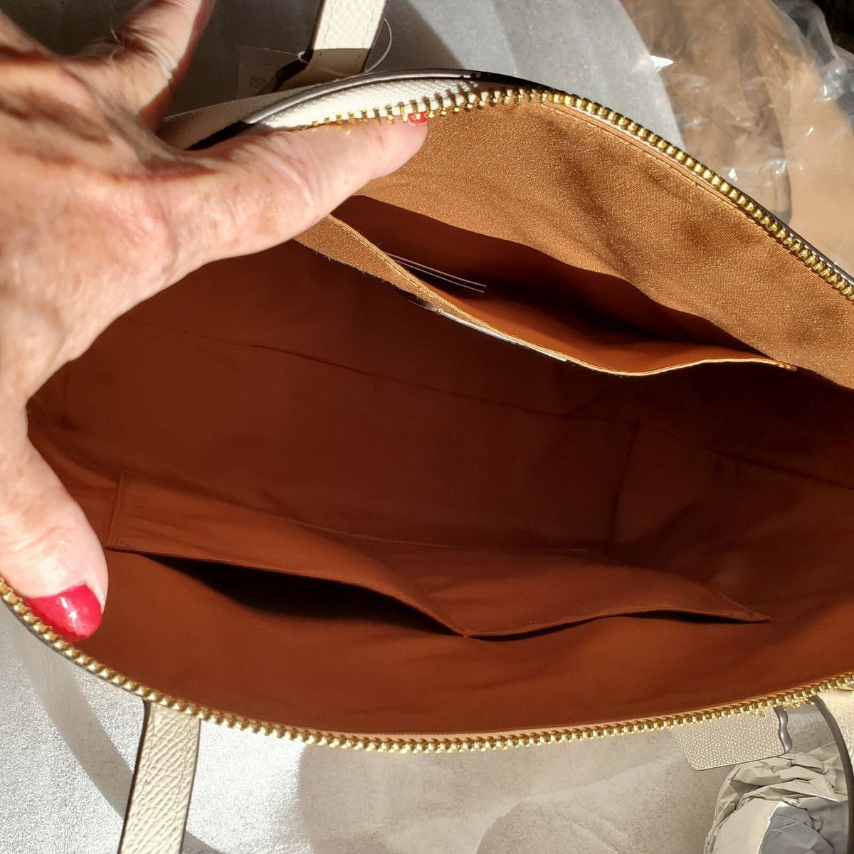 COACH Handbags Zip Top Tote Leather in Gold/Chalk # 4454