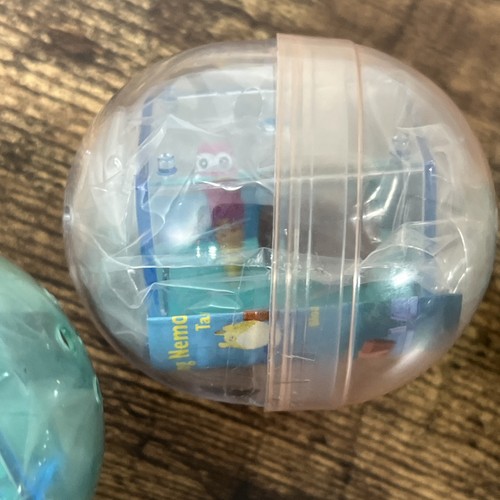 Disney Pixar Tomy Yujin Alla Ricerca di Nemo Tank Gang Collezione Completa 8 Personaggi NUOVO - Foto 4 di 11