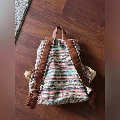 chelon everyday leather backpack A Minimal Leather Backpack Perfect for Everyday