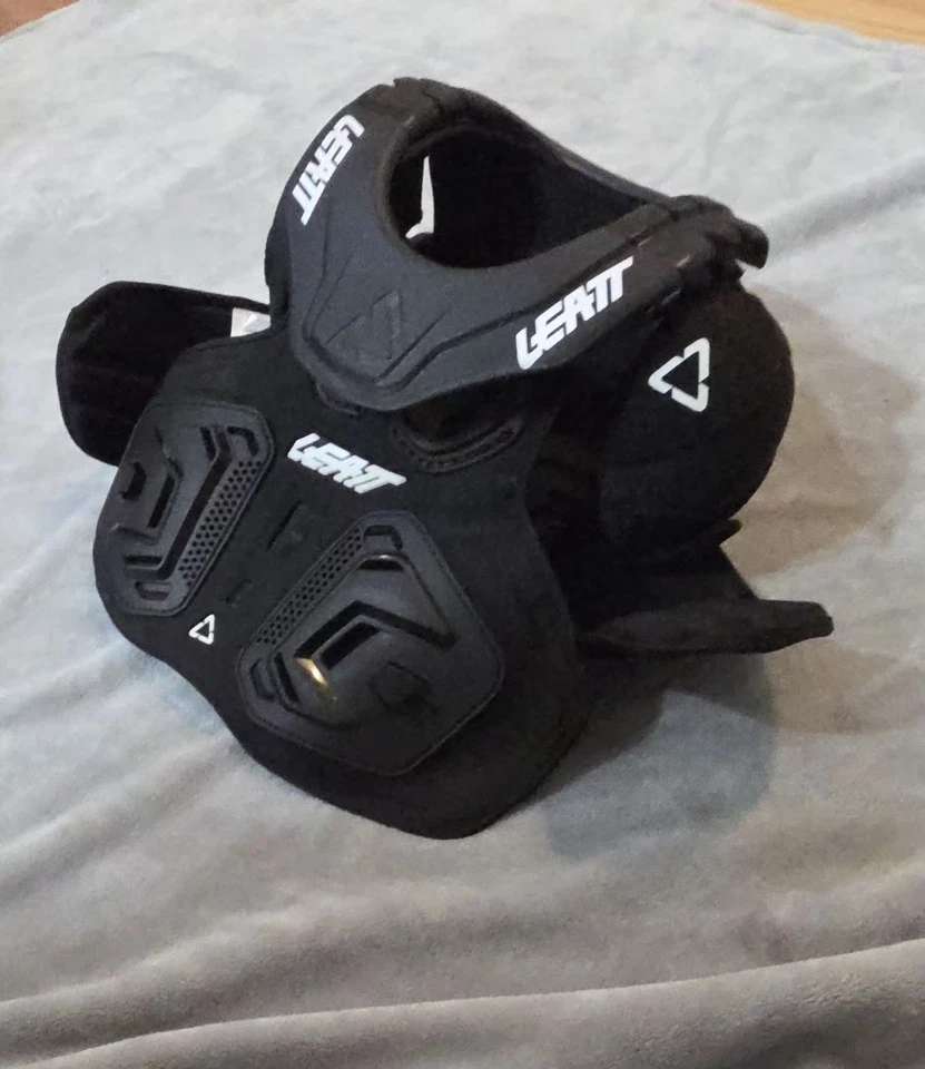 Colete Leatt Fusion 2.0 Jr Junior (Preto - Grande/X-Grande) - Imagem 3 de 4