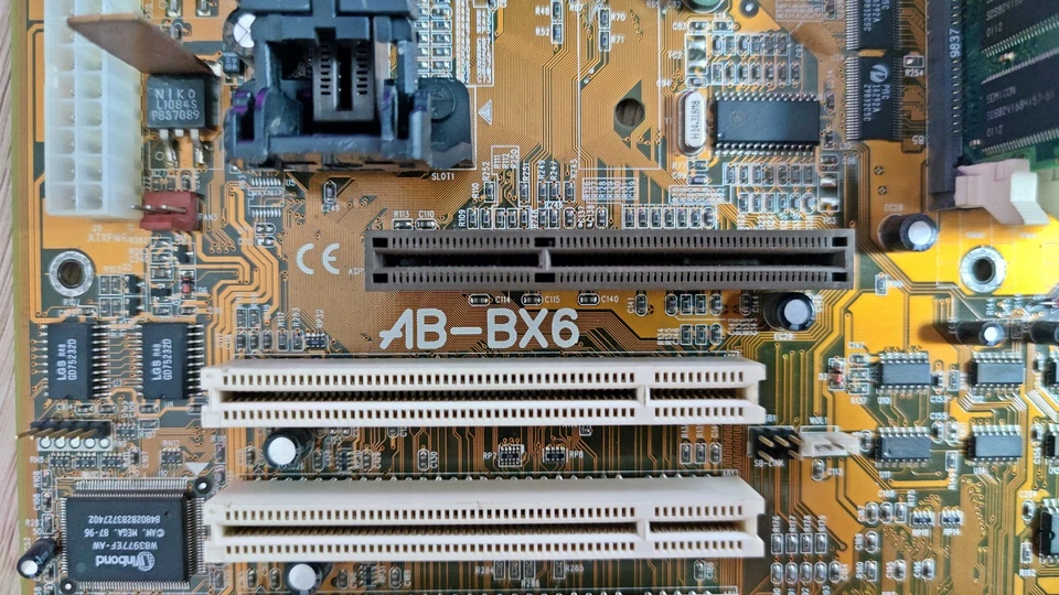 Abit AB-BX6 Slot 1 SDRAM AGP Intel i440BX Pentium Retro Vintage Motherboard +RAM - Image 3 of 4