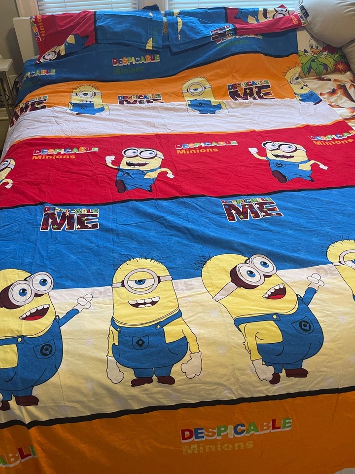 ¡Hecho a mano! Juego de funda nórdica Minions / Despicable Me Twin con 2 fundas de almohada + falda Foto 2 de 4