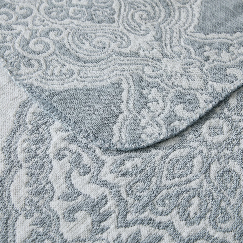 Lanzamiento medallón de chenilla Channing My Texas House, multicolor, tiro estándar Foto 2 de 4