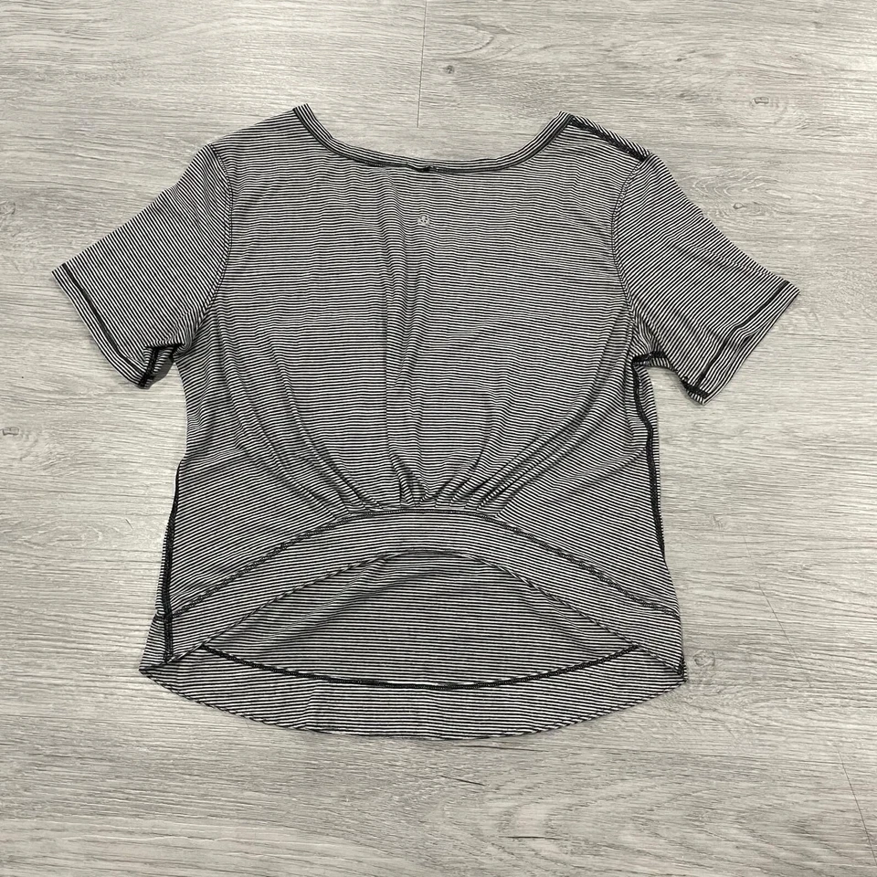 Lululemon Womens 8 ? Calm Short Sleeve Tee Shirt Layering Top Yoga Train Gym Run - Image 3 of 4