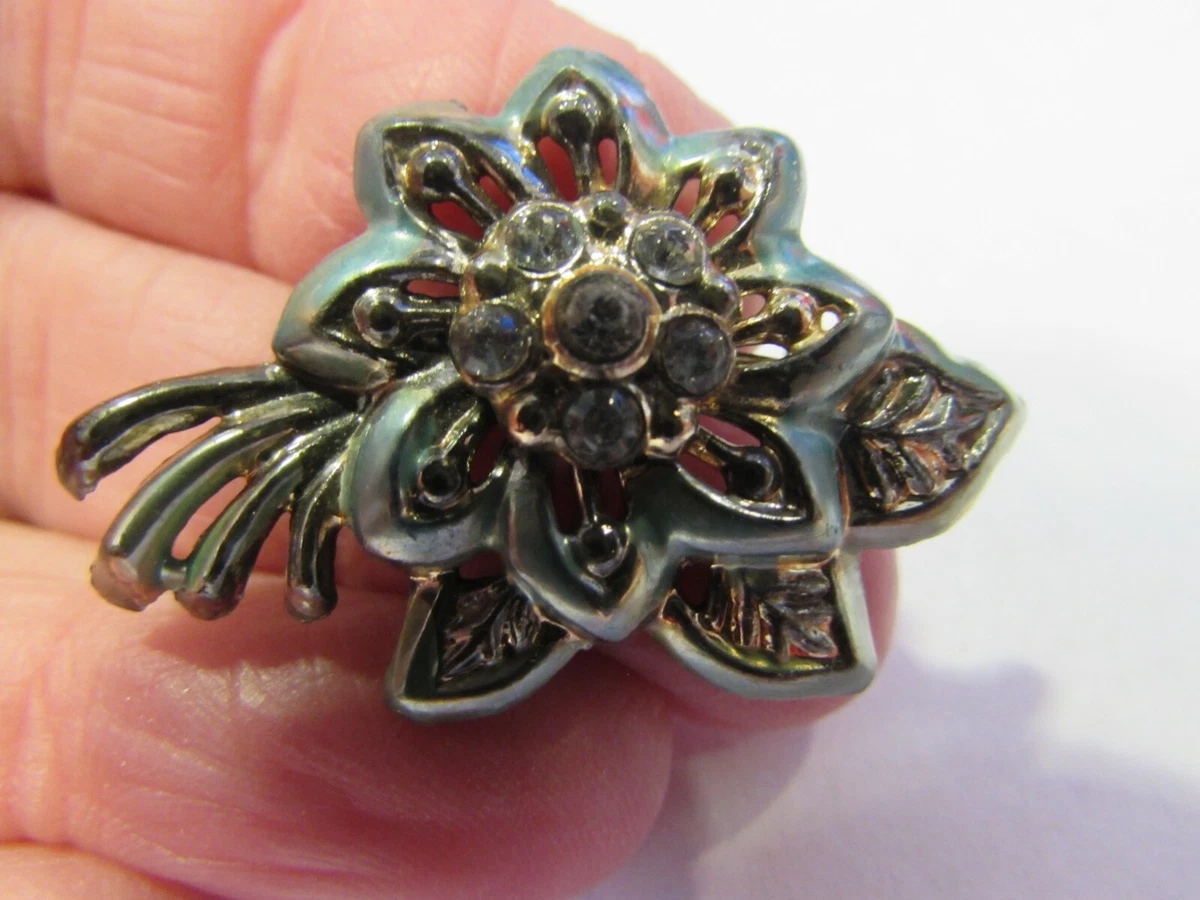 Broach on sale and brooch