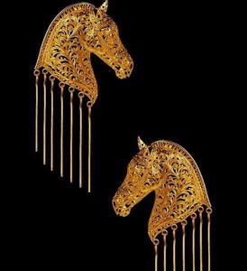 Authentic Vintage 18K Gold PLATED Horse TAIL Earrings