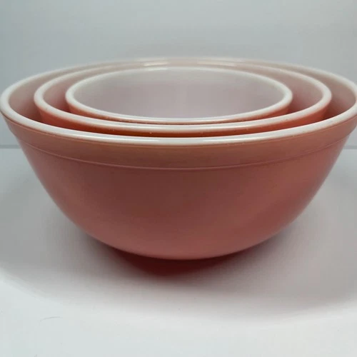 Vintage Set Of 3 Pyrex Pink "Flamingo" Mixing Bowls