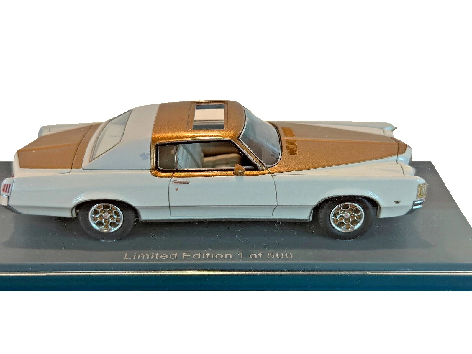 Современные литые машинки, грузовики и фургоны Neo Scale Models Pontiac