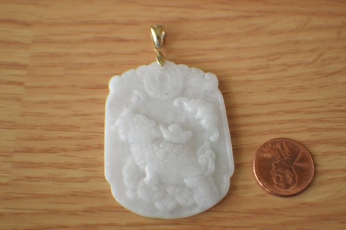 Ciondolo drago tartaruga intagliato giada 90,0 ct oro giallo 10 kt - solo ciondolo - Foto 2 di 6