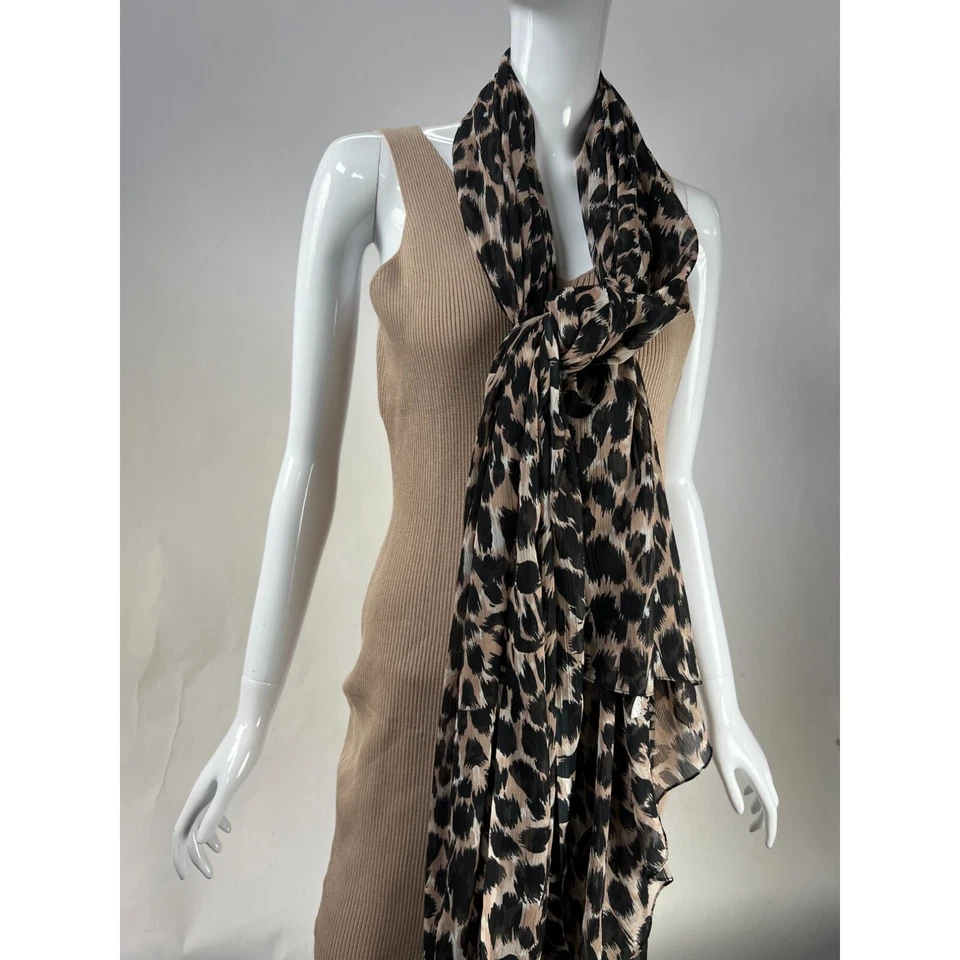 Bufanda Pareo Bijoux Terner Patrón Leopardo 43" x 81" Negro, Blanco Leopardo Poli Foto 4 de 4