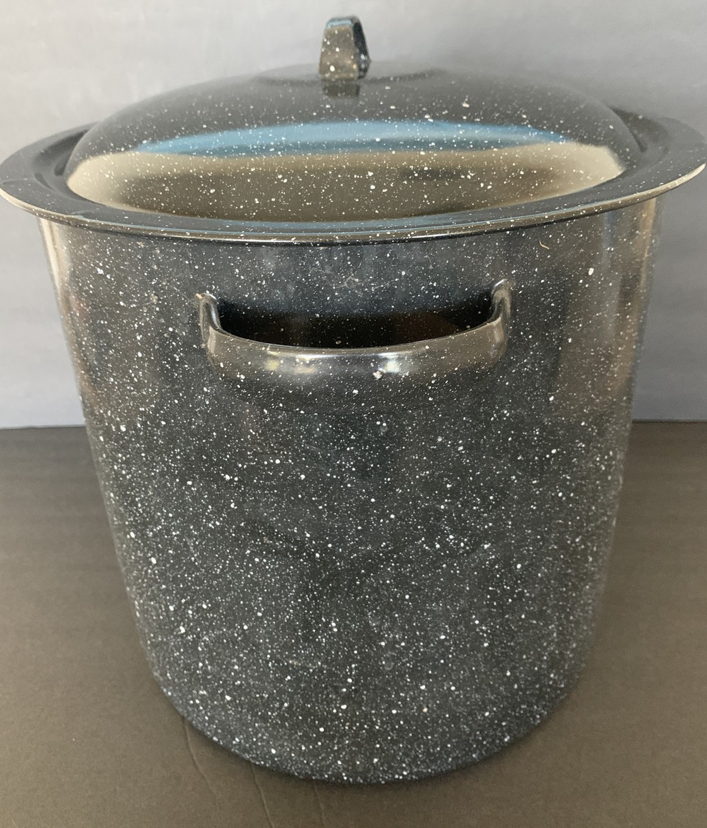 Black And White Speckled Enamel Camping Stock Pot & Lid Black And White Speckled Enamel Camping Stock Pot & Lid