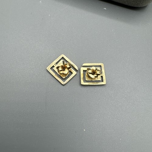 Greek style earrings. Square. Cut out. 14k gold. - Picture 2 of 2