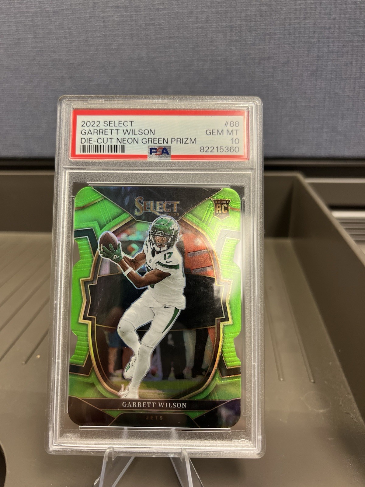 2022 Panini Select - Concourse Garrett Wilson Neon Green Prizm Die-Cut /299 (RC)