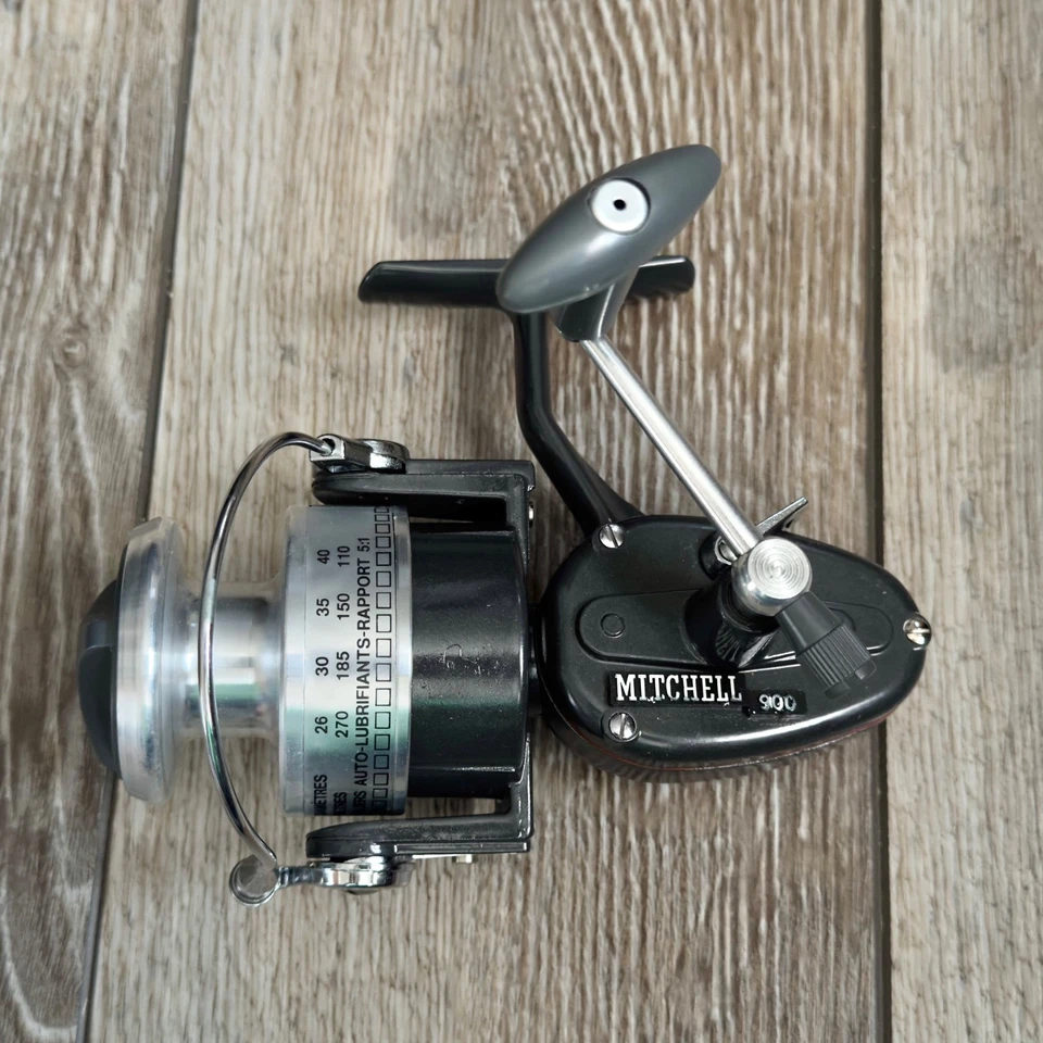 Molinete vintage Mitchell 900 - 901 com caixa e papelada França não usado - Imagem 2 de 4