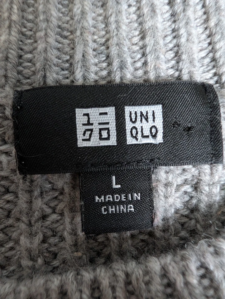 Suéter UNIQLO Manga Larga Cuello Redondo Gris Invierno Tejido con Cable Para Hombre Talla Grande Foto 2 de 4