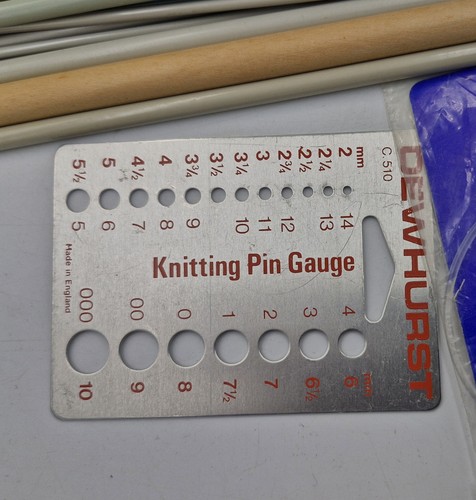 Knitting Needles & Knitting Wool 500g Yarn Bundle Mixed Lot - Picture 5 of 6