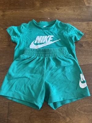 Nike Toddler Boys 2T Green 2-Piece T-Shirt & Shorts Set White Logo