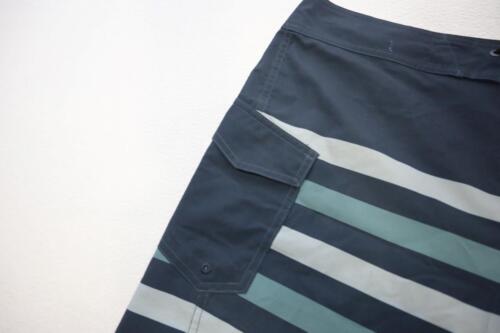 Volcom Performance Board Shorts Athletic Striped Water Mens Size 33 - Picture 3 of 5