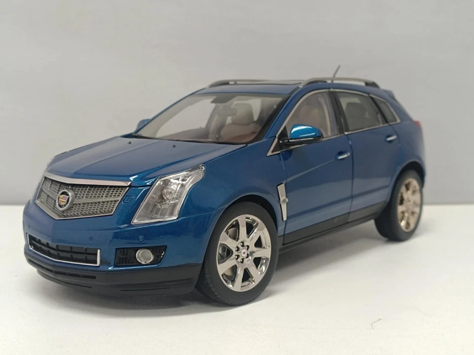 Cadillac SRX Crossover 2010 Blue - Kyosho 1:18 Master-Piece Collection Nuovo - Immagine 2 di 4