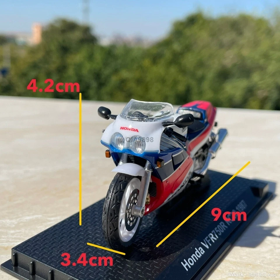 1:24 Scale Honda VFR750R RC30 1987 Motorcycle Diecast Metal& Plastic Model - Image 3 of 4