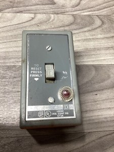 Square D Manual Starter Switch 572A #123K41*CO