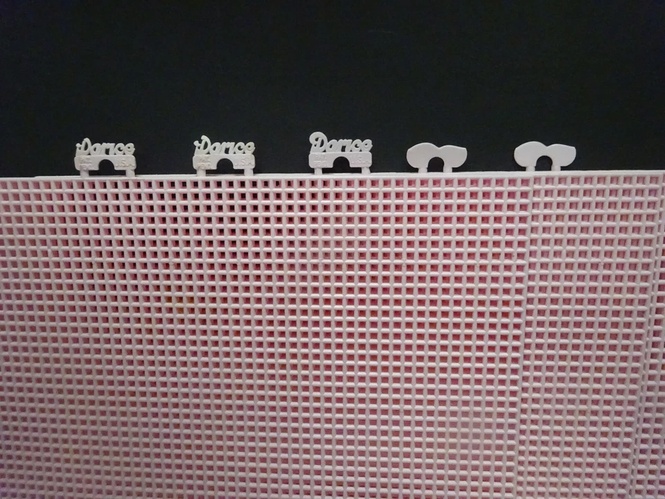 Lot of 5 Darice Zehrco-Giancola Plastic Canvas 7 Count 10.5" X 13.5" Sheets PINK - Image 3 of 3