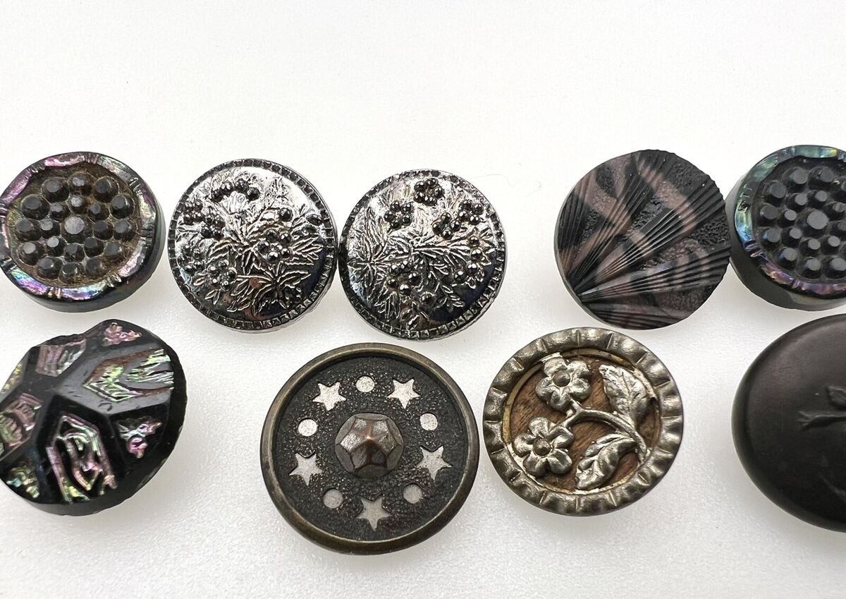 40 Antique Art Nouveau Button Lot Metal, Glass, Brass 40 Antique Art Nouveau Button Lot Metal, Glass, Brass