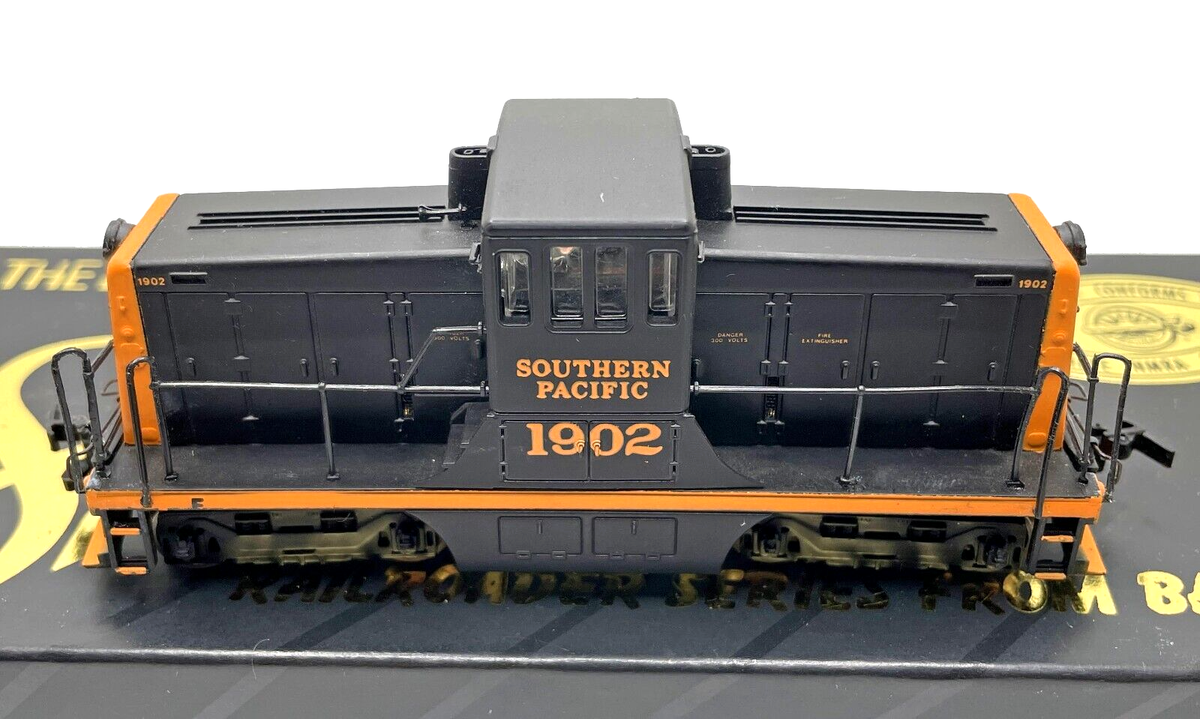 HO BACHMANN SPECTRUM 80017 GE 44 TON DIESEL SWITCHER SOUTHERN