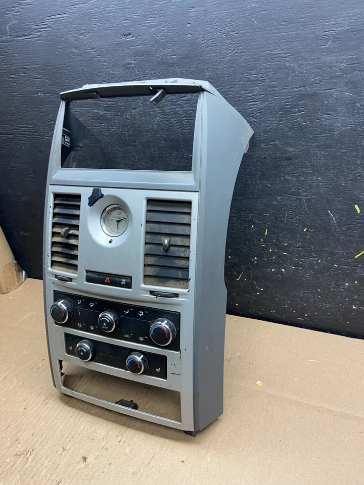 Panel de control climático Chrysler Town Country 2008-2010 tablero central moldura T4606 DG Foto 2 de 4