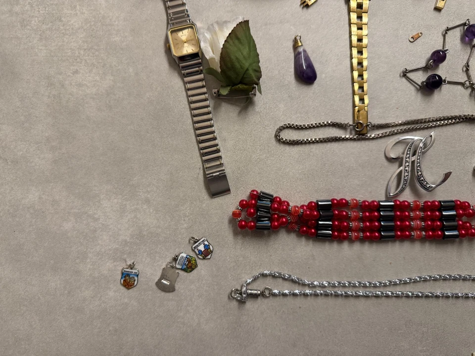 Schmuckkonvolut aus Omas Nachlass Modeschmuck ?, Uhren     **Bilder anschauen** - Bild 3 von 4