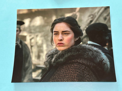 Danielle Galligan  - Shadow and Bone  -  signed, original Autogramm !!!