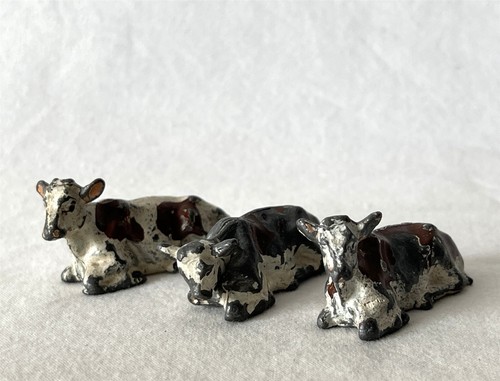 3 Small Vintage Painted Toy Britains Era Farm Cow Cattle CALFS Laying Down #E758