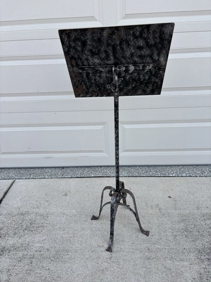 Soporte de música o atril vintage estilo industrial. Altura e inclinación ajustables. Foto 3 de 4