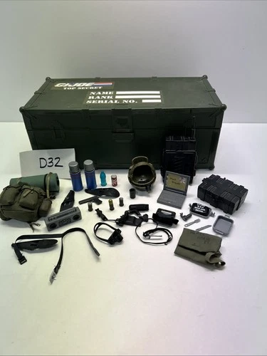 Vintage GI Joe Ultimate Soldier Military Lot With Accessories & Foot Locker D32