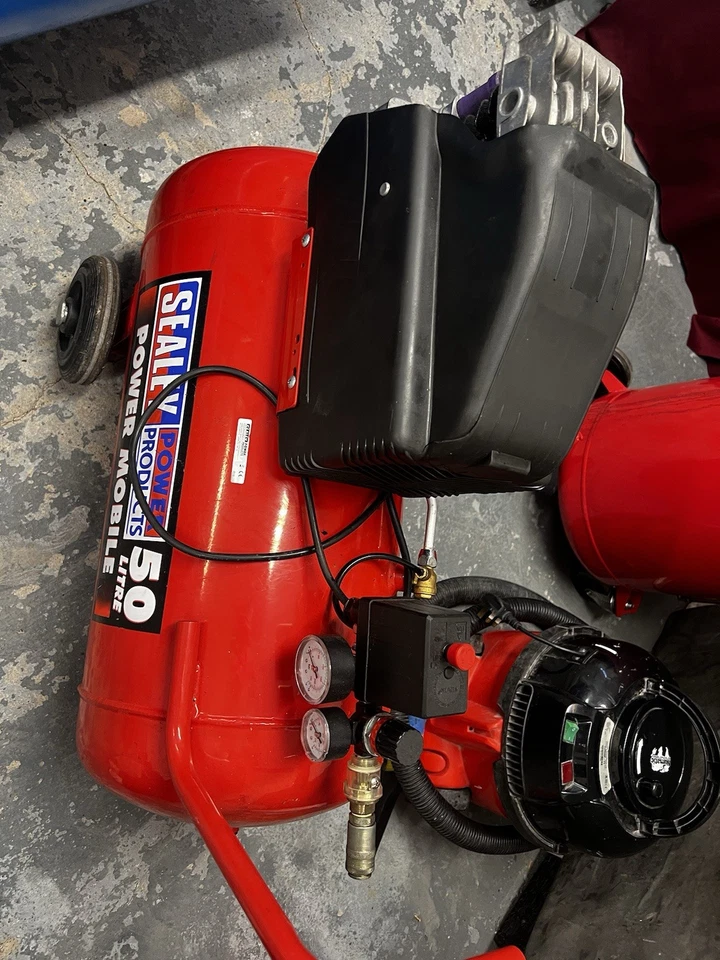 Sealey SAC05030 50L Air Compressor - Red - Image 4 of 4