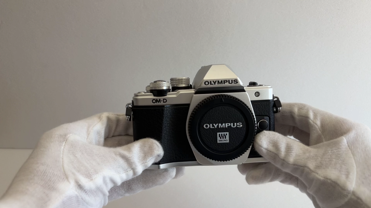 OLYMPUS OM-D E-M10 Mark II Body Silver Japan Tested S/C OLYMPUS OM-D E-M10 Mark II Body Silver Japan Tested S/C