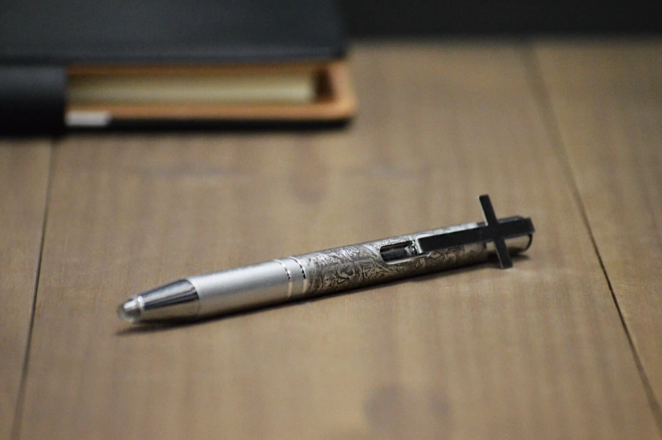 (150 PIEZAS) 1 Juan 1:5 Linterna Bolígrafo LED Bolígrafo (150 PIEZAS LOTE AL POR MAYOR A GRANEL) Foto 2 de 4