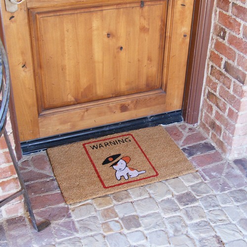 Rubber-Cal "¡Advertencia, cachorro vicioso por dentro!" Felpudos para perros alfombrillas de exterior, 18 x 30 - Imagen 3 de 5