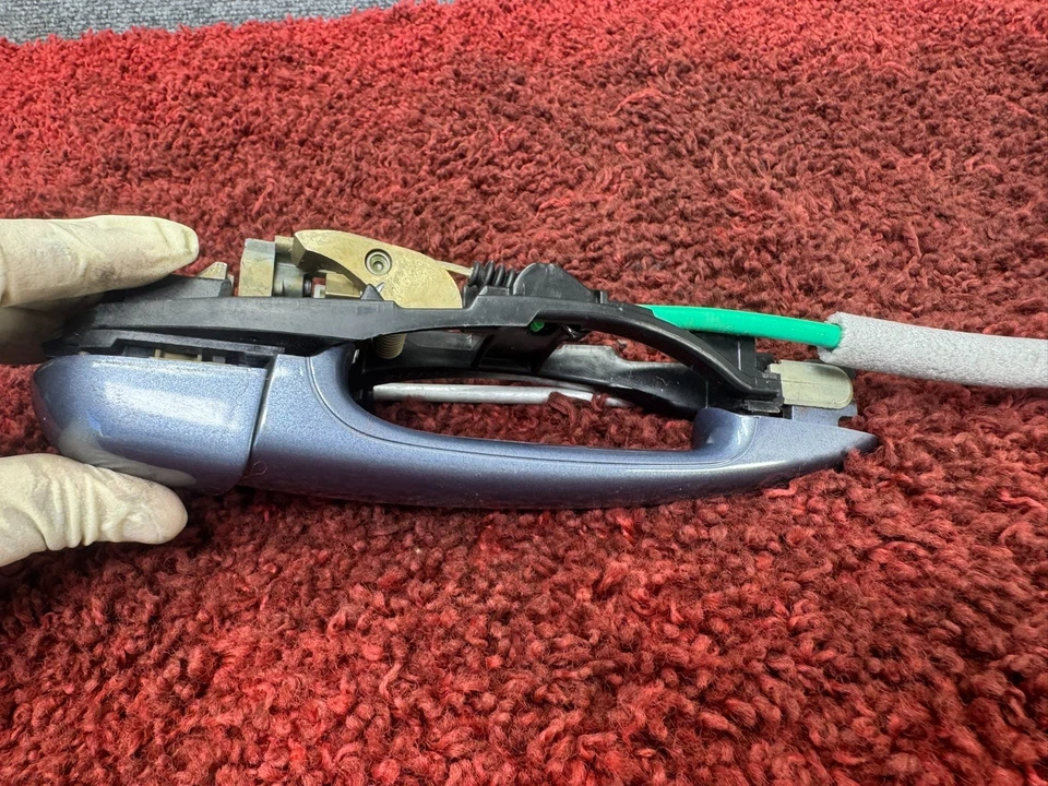 Manija de puerta exterior trasera izquierda lado del conductor BMW 1999-2005 E46 sedán OEM 106K Foto 3 de 4