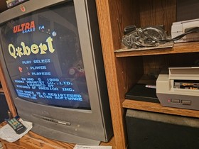 Lotto 5 giochi/manuali NES Jackal, Rush N Attack, QBert, Rad Racer, Foreman KO testati