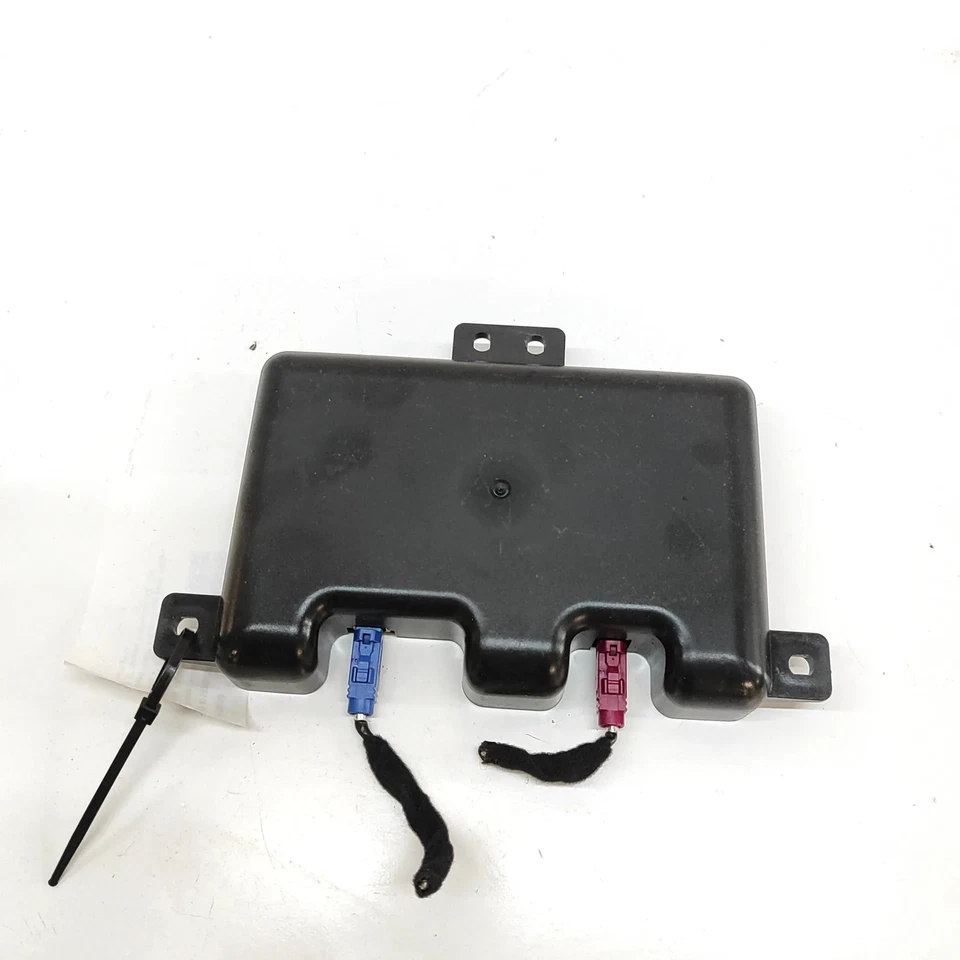 BMW 8 Gran Coupe G16 Antennenverstärker 8795960 3,0 Benzin 250 kW 2021 31439209 - Bild 1 von 4